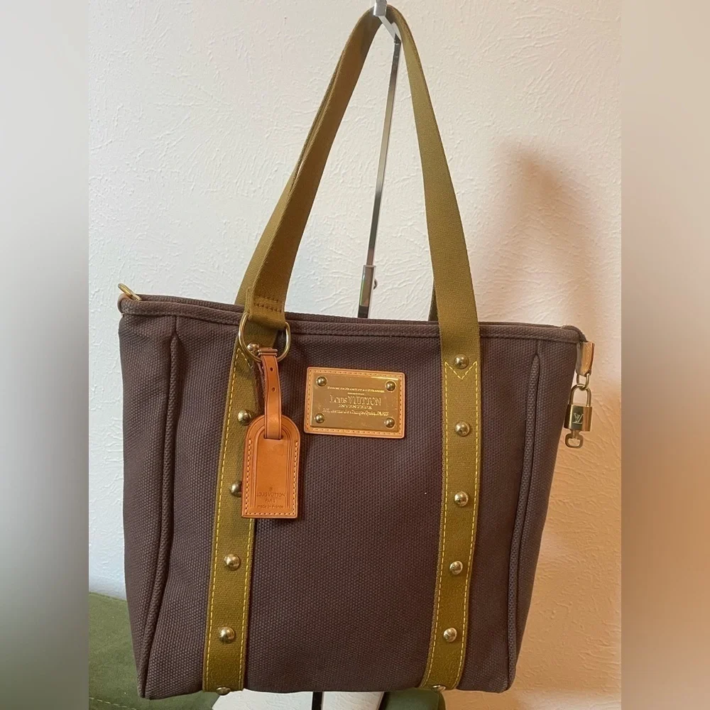 Louis Vuitton Antigua Cabas Brun Canvas Inventeur Tote w/ Lock and Key/Poignet